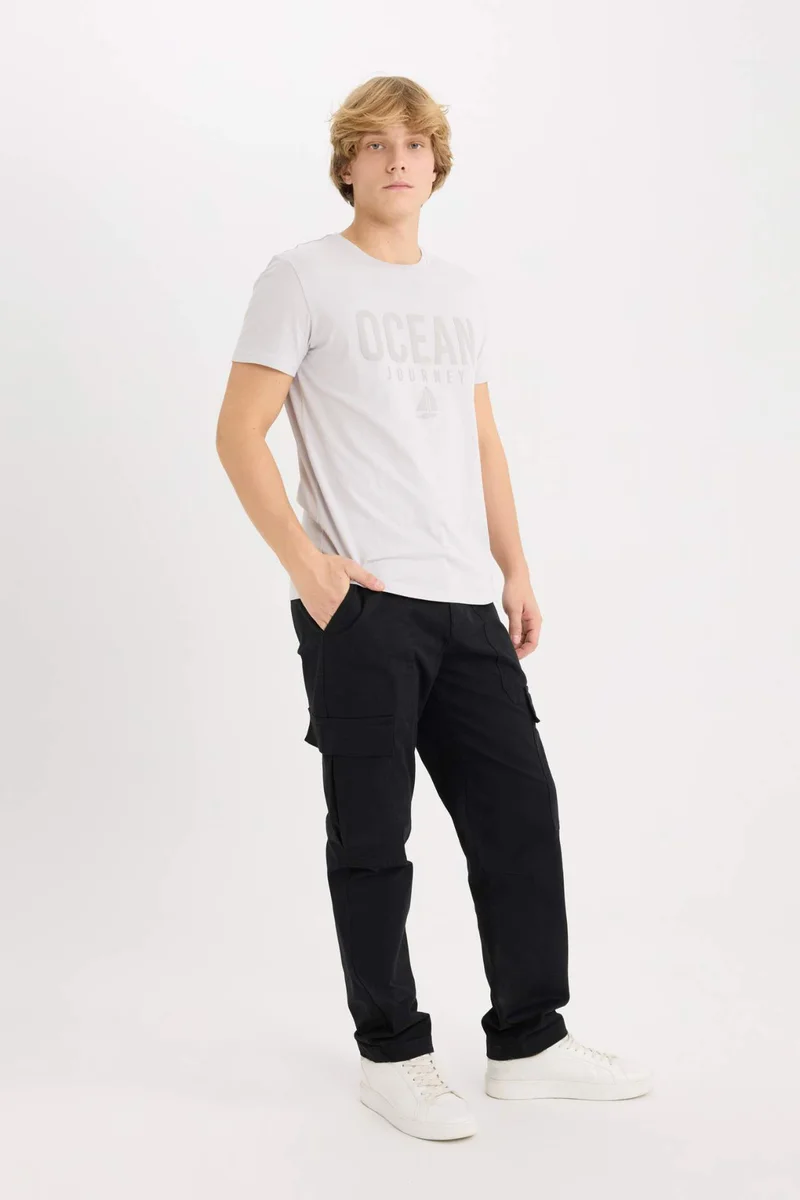 ديفاكتو Slim Fit Crew Neck Printed Short Sleeve T-Shirt