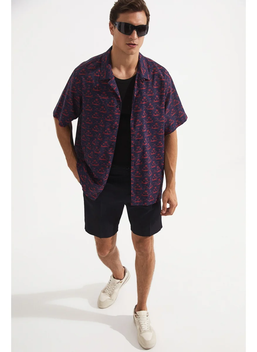 JUNE Exclusive Men's Oversize Short Sleeve Patterned Shirt