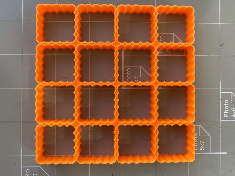 Cookie Cutz 1 x16 Scalloped Shape Square Multi Cutter - Image 3