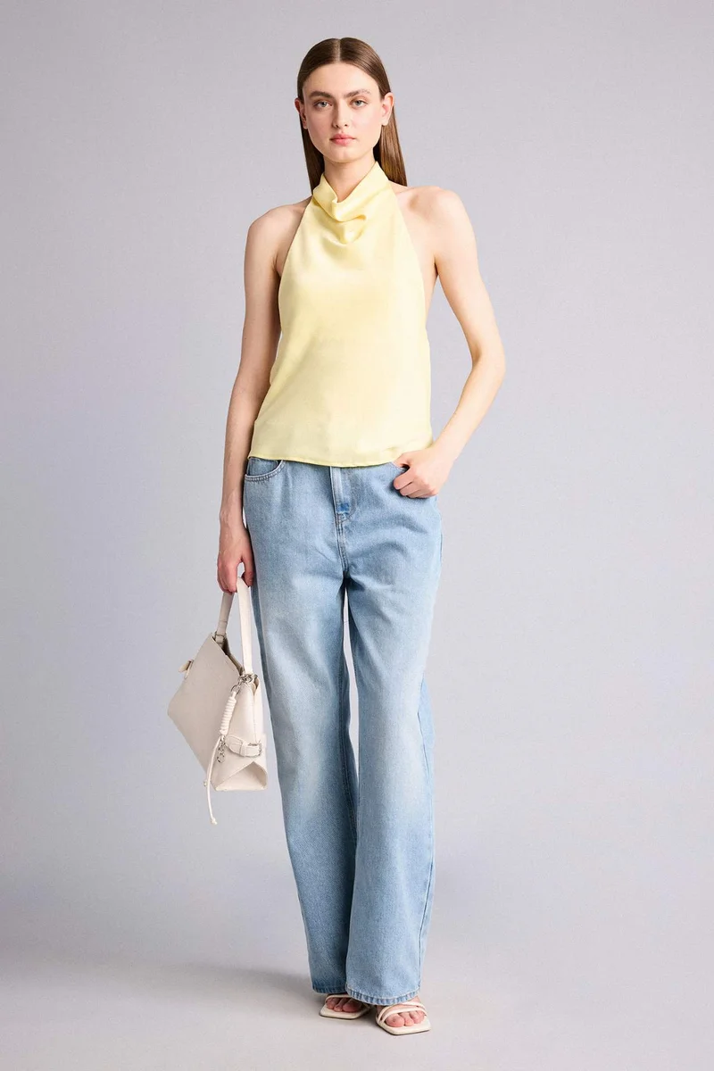DeFacto Regular Fit Degaje Neck Sleeveless Blouse