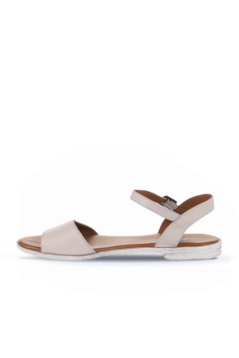 Bueno Contrast Strap Flat Sandals - Image 3