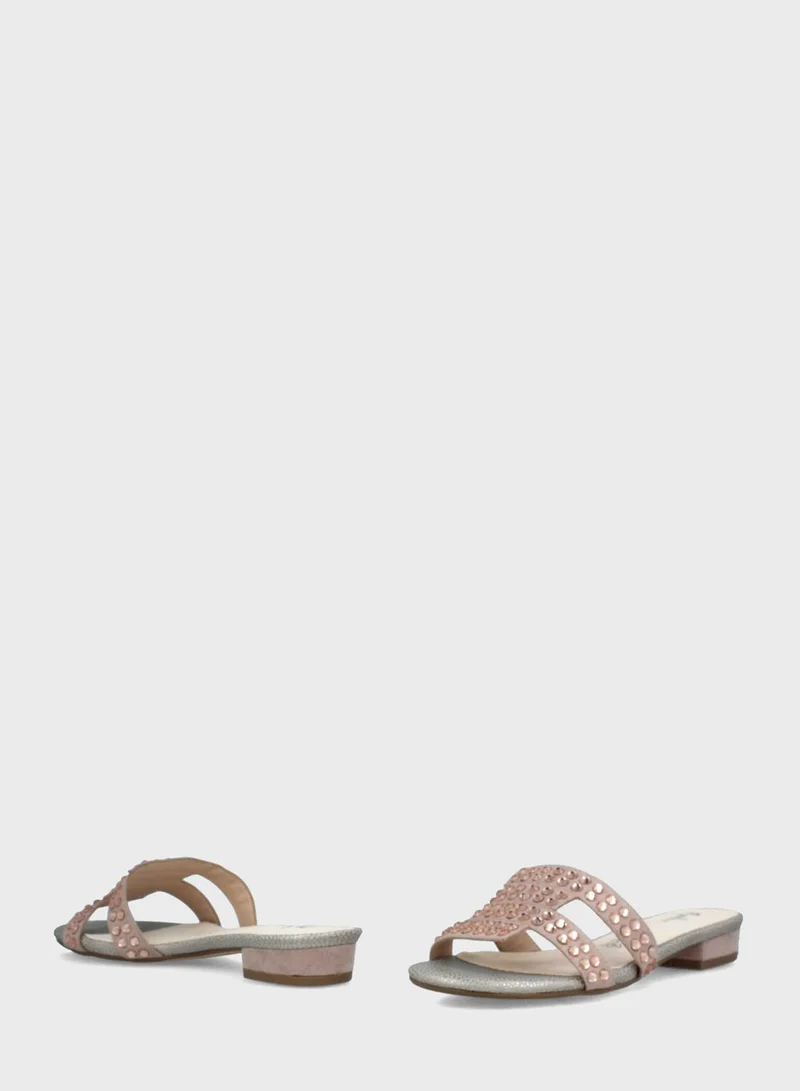 MENBUR Capra Flat Sandals