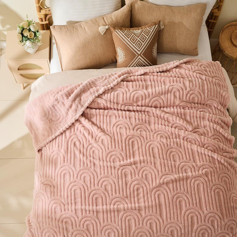 Wajade Fleece Throw Blanket, Fluffy Faux Fur Blanket for Bed Sofa Couch, Soft Warm Thick Blanket,Pink 127x178 - Image 5