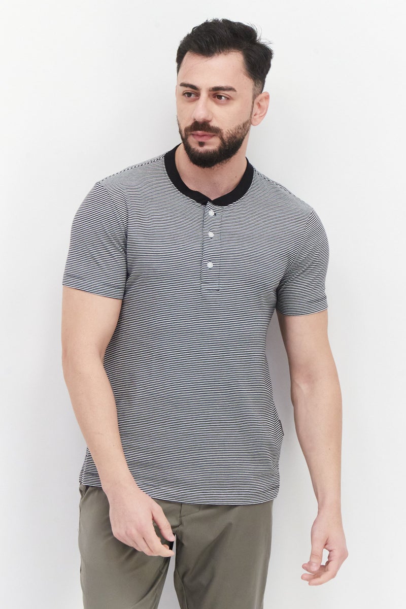 VINCE CAMUTO Men Round Neck Short Sleeves Stripe T-Shirt, Black - Image 1