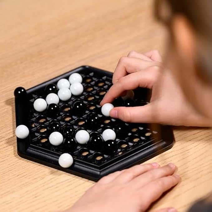 Asmodee Abalone Go - Image 3