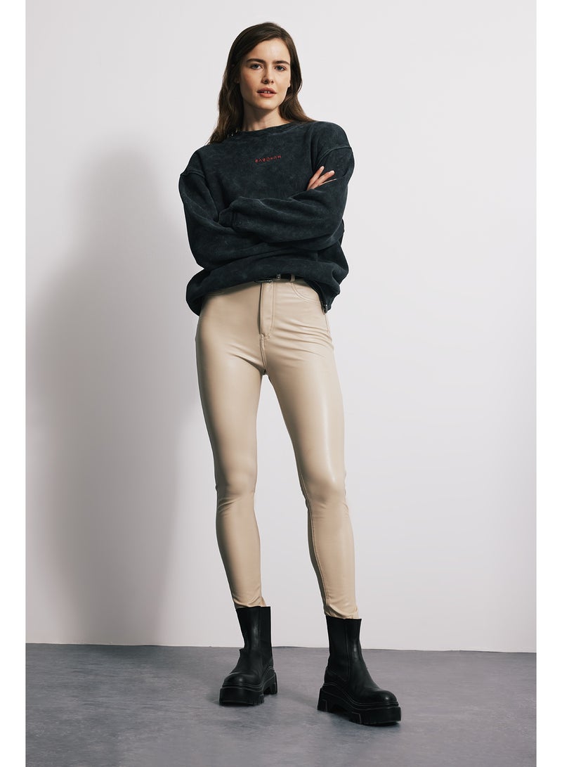 Babokah Distressed Effect Loose Fit Unisex Sweatshirt – Vintage Style Oversized Top for Men & Women - Image 2