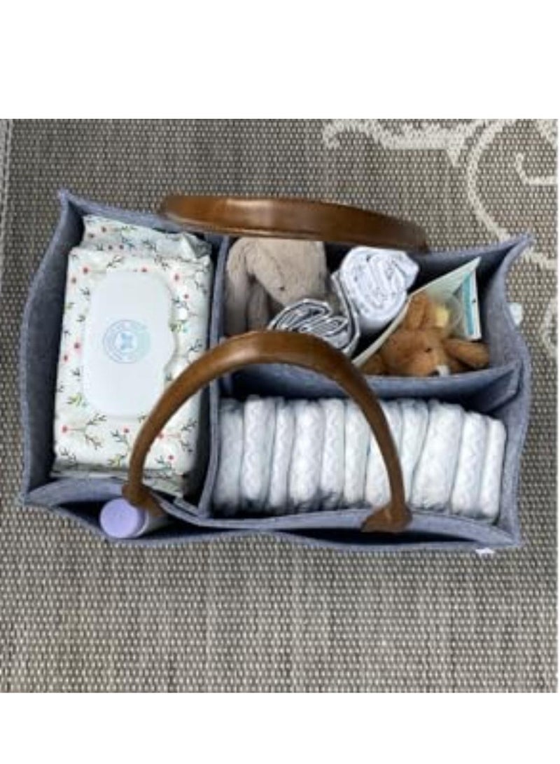 بامبل آند بيرد - حقيبة تنظيم الحفاضات باللون الرمادي بمقبض بني - Image 3