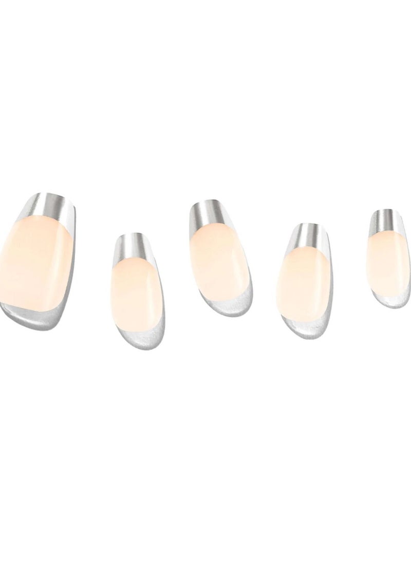 Dashing Diva Magic Press Silver Chic French - medium fresh shape - Image 3