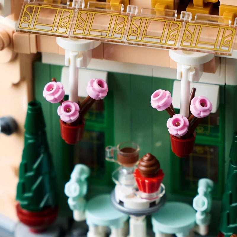 LEGO - Icons French Café 1101 Pieces - 10362 - Image 4