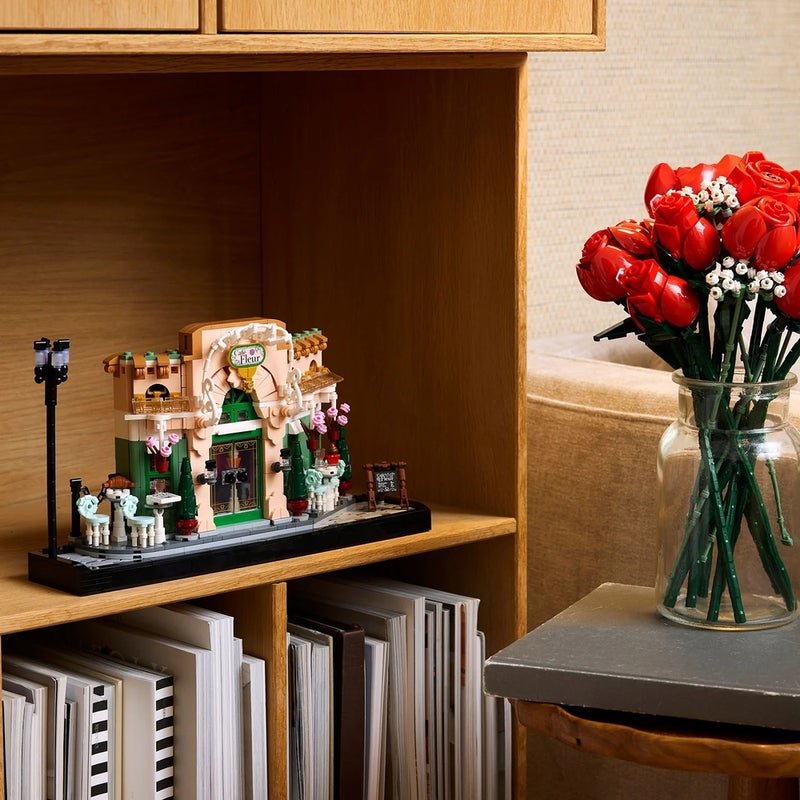 LEGO - Icons French Café 1101 Pieces - 10362 - Image 3