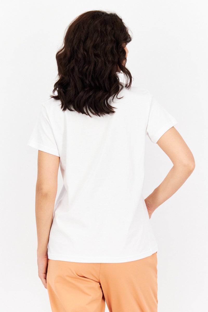 MICKEY MOUSE تي شيرت نسائي بأكمام قصيرة وياقة دائرية مطبوعة، مجموعة بيضاء - Image 3