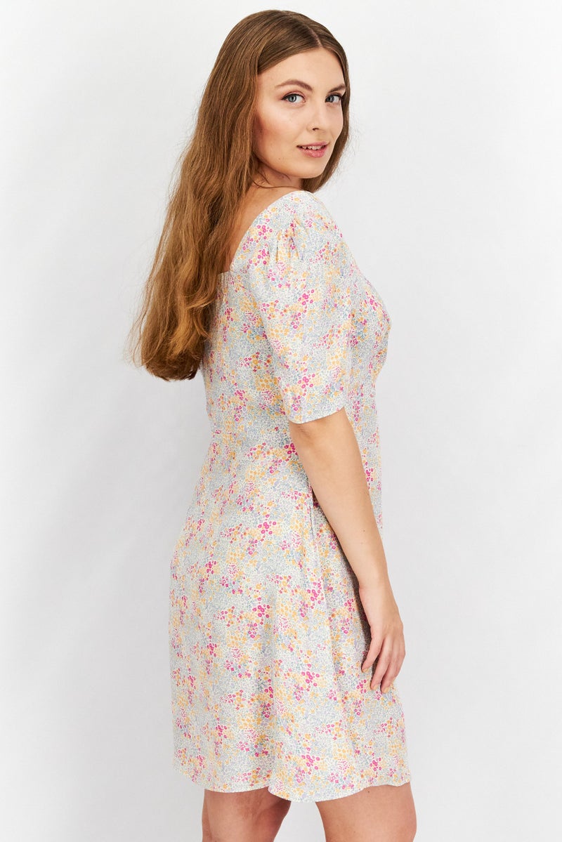 NA-KD فستان قصير بأكمام قصيرة مزخرف بالزهور للنساء، عاجي - Image 2