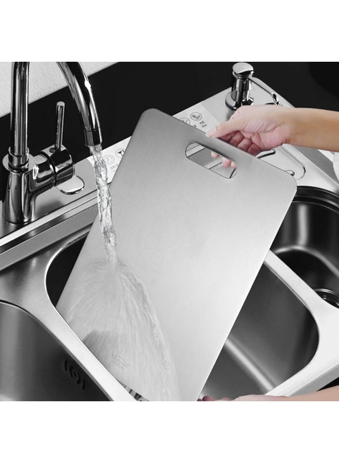 NODIHZUJ ألواح تقطيع نوديهزوج من التيتانيوم - ألواح تقطيع من التيتانيوم، 100% تيتانيوم نقي، تضمن النكهة الأصلية للمكونات، سهلة التنظيف وخالية من الشوائب. (13.5 * 9) - Image 3