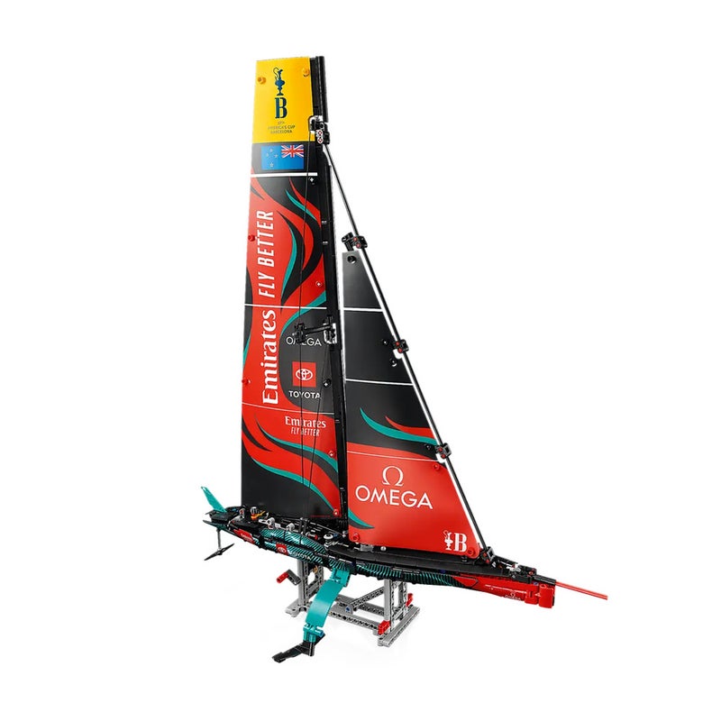 LEGO - Technic Emirates Team New Zealand AC75 Yacht 962 Pieces - 42174 - Image 3