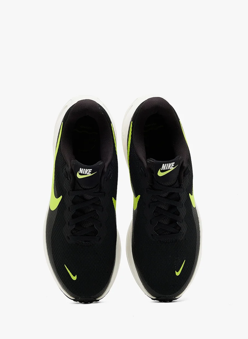 Nike Revolution 8