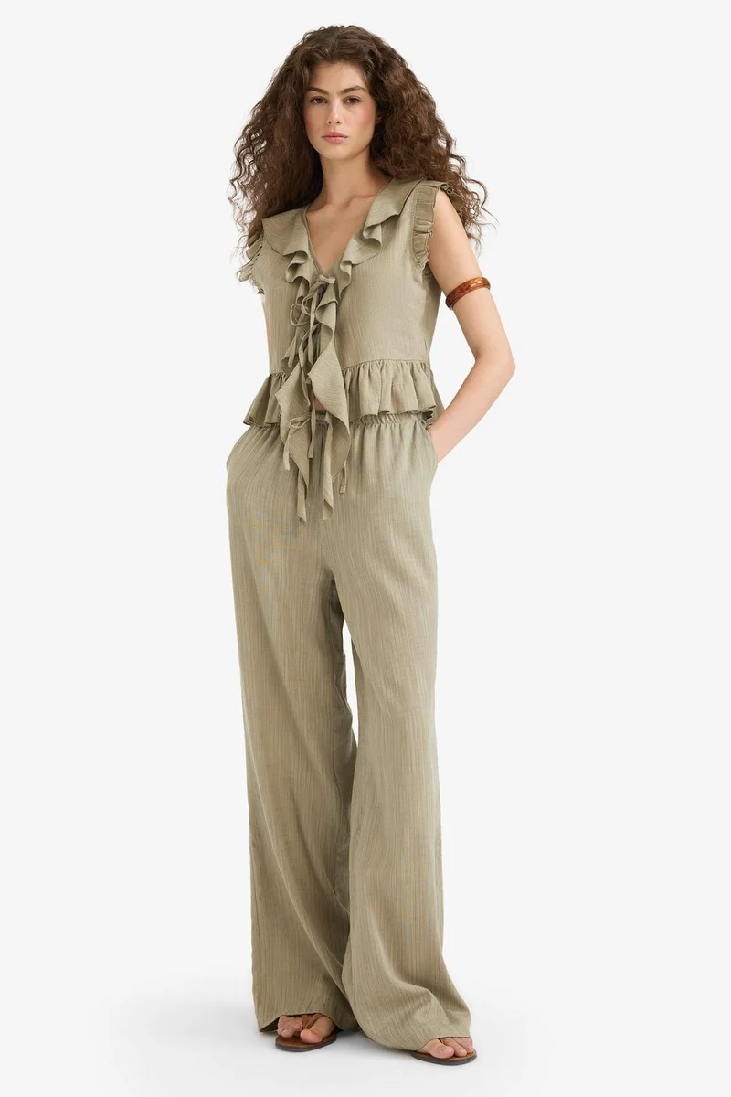 ديفاكتو Wide Leg Normal Waist Standard Length Trousers