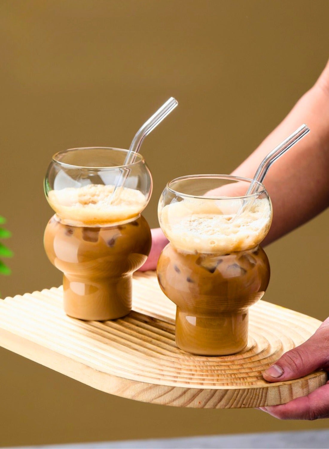 طقم أكواب زجاجية عصرية على شكل كالاباش من البورسلي...