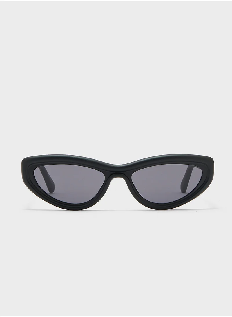 كالفن كلاين جينز Cat Eye Sunglasses