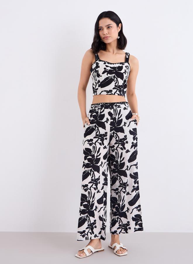 Styli Black Floral Crop Top and Pants Co-Ords - Image 3