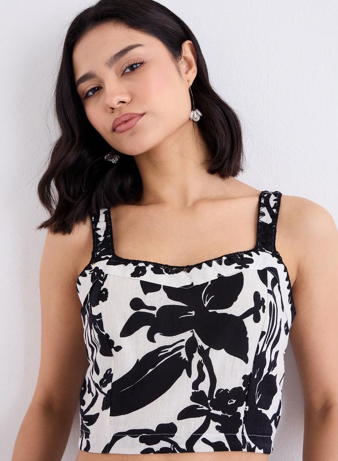 Styli Black Floral Crop Top and Pants Co-Ords - Image 4