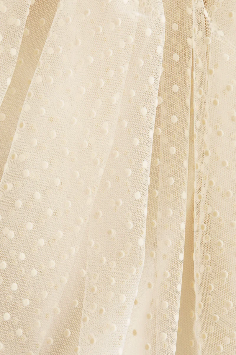 اتش اند ام تنورة من التول اللامع