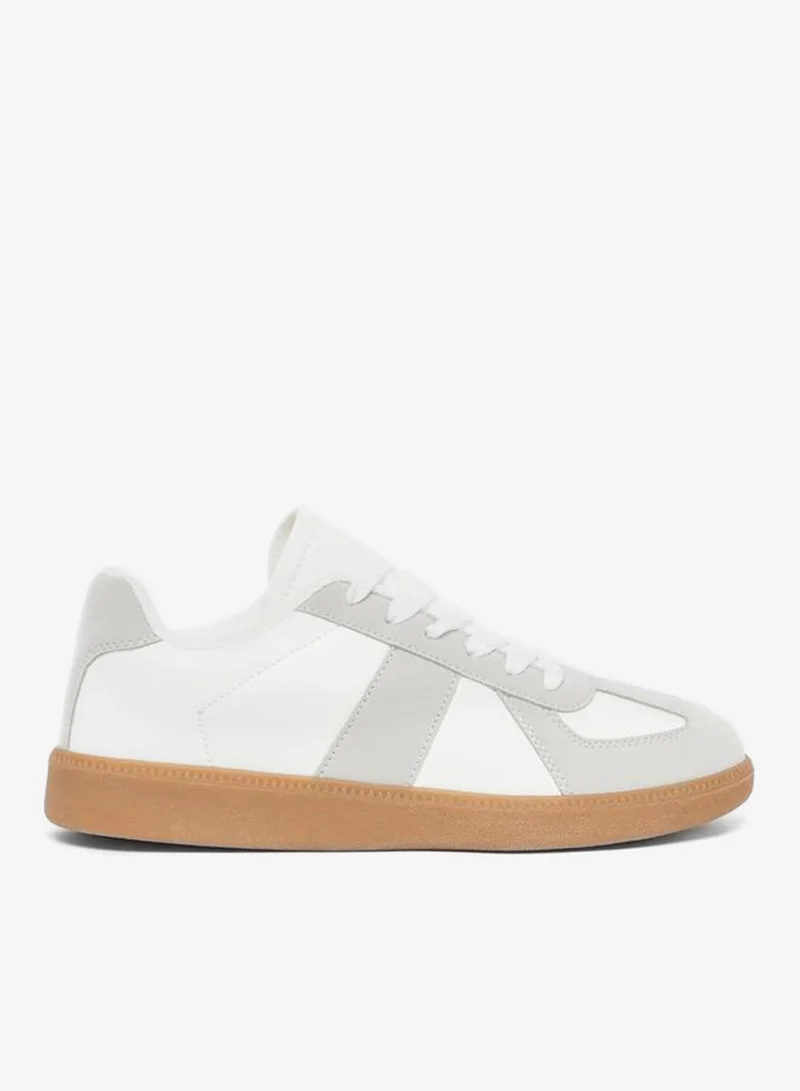 ستايلي اكتيف حذاء سنيكرز برباط غلق