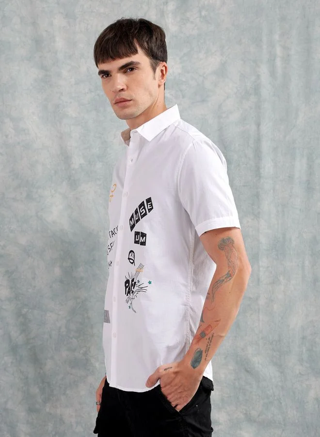 شركة المرآب الهندية Men Slim Fit Graphic Print Half Sleeves Cutaway Collar Casual Shirt