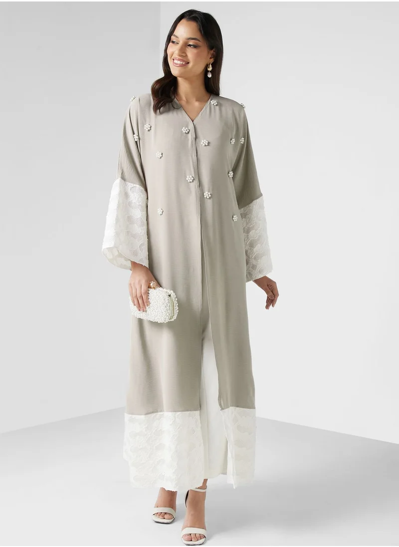 hayas closet Embellsihed Lace Detail Abaya