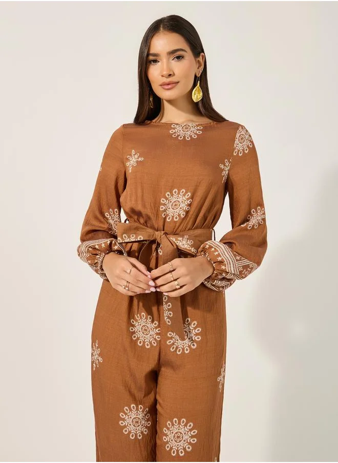 ستايلي All over printed printed jumpsuit in straight legged fit