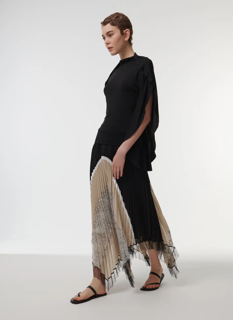 leem Lace Detail Pleated Skirt