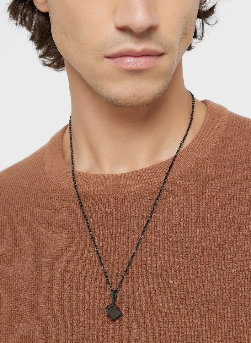 Robert Wood Pendant Chain Necklace