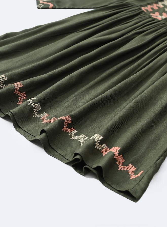 بيلا مودا فستان بتفاصيل مطرزة - Image 5