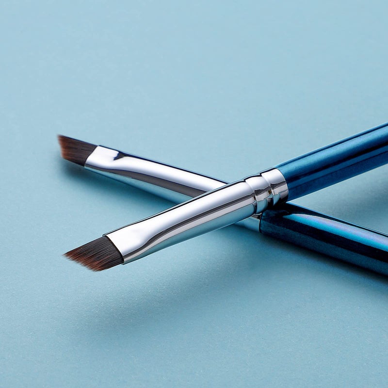 EIGSHOW Eyeliner Brush Fine Angled - PRO Precision Gel Eye Liner Makeup Brush -Ultra Thin Slanted Flat Angle - Premium Cruelty Free Synthetic Bristles (E835 Blue) - Image 2
