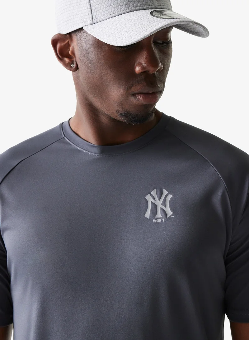 NEW ERA  New York Yankees Mlb Core Plus T-Shirt  | Best Price UAE