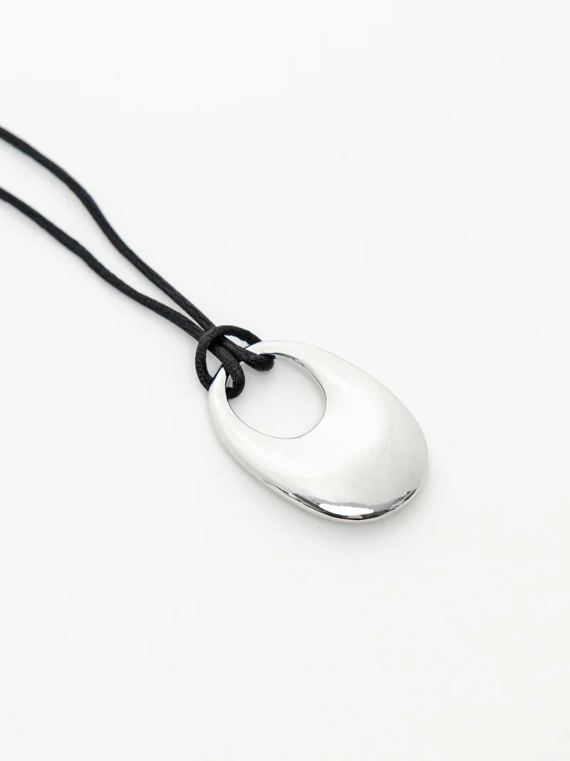 Lichi  Lace necklace with metal pendant for Women | Best Price UAE