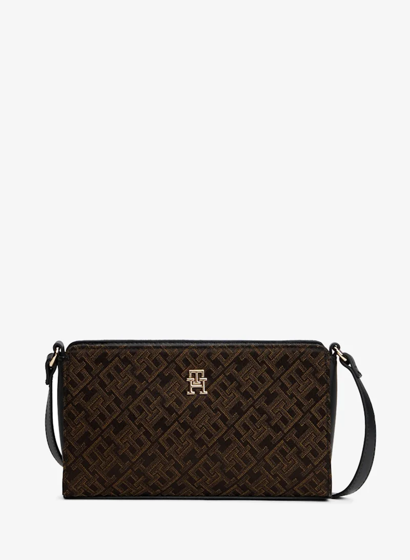 تومي هيلفيغر لاتام جاكار كروستوفر