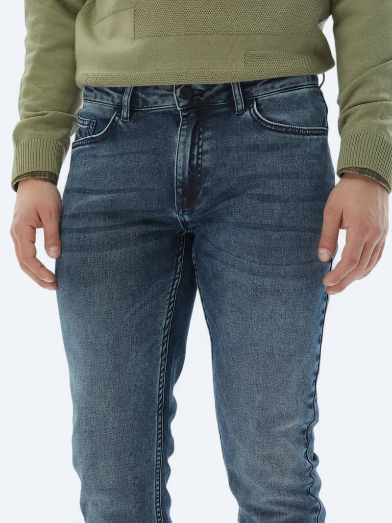 كيب بنطال جينز أزرق داكن بقصة ضيقة مصنوع من مزيج القطن - Image 4