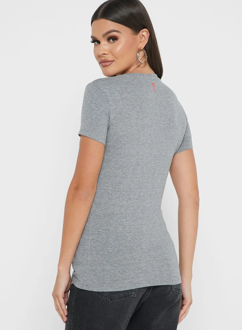 GUESS Logo T-Shirt