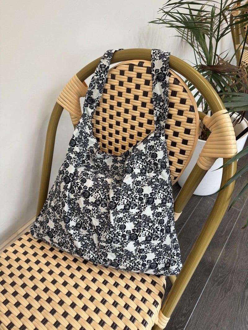 Korean Vintage Cashew Flower Canvas Bag Black and White · Small Floral