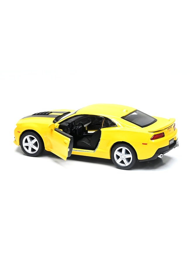 Kinsmart سيارة شيفروليه كامارو مصنوعة من سبائك معدنية قابلة للسحب بحجم 1:38 مع أبواب قابلة للفتح - Image 3