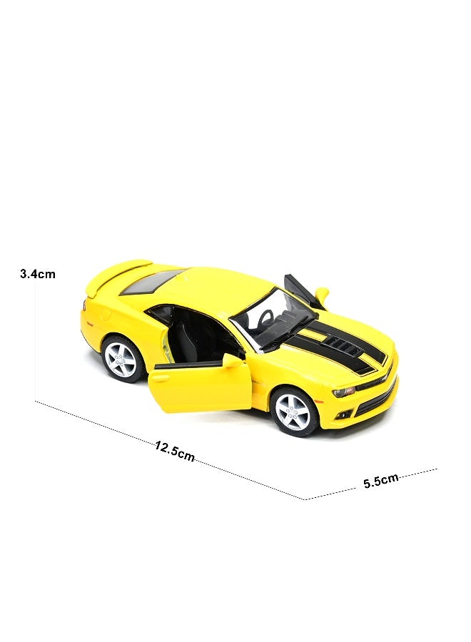Kinsmart سيارة شيفروليه كامارو مصنوعة من سبائك معدنية قابلة للسحب بحجم 1:38 مع أبواب قابلة للفتح - Image 2