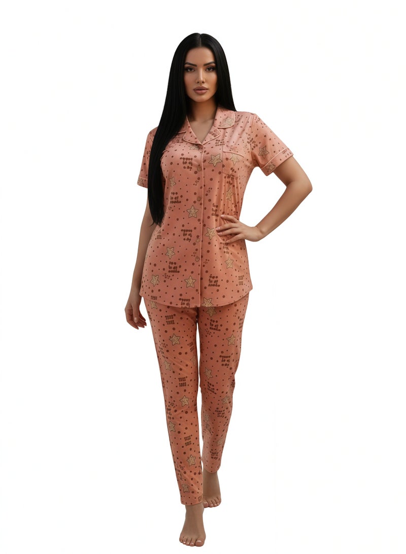 جوانا طقم بيجاما نسائي بتصميم نجوم، قميص بأزرار نصف كم وبنطال طويل - وردي - Image 4
