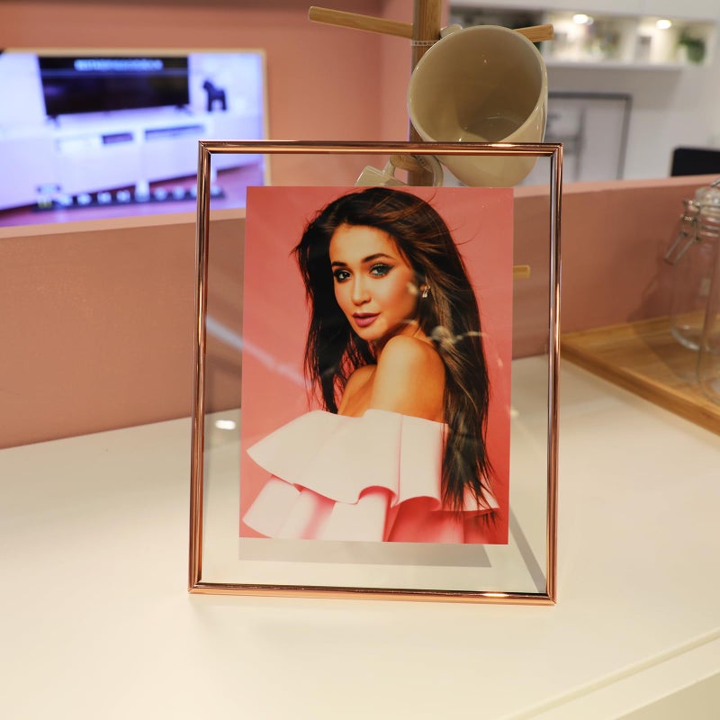 أهاجو Ahago Rose Gold Floating Frame (8 "" X10 "" 2 Set) مع Heart Stand for Picture 7x9 6x8 5x7 Modern Minimalist Gifty Mift for Festival Home أو Wedding - Image 5