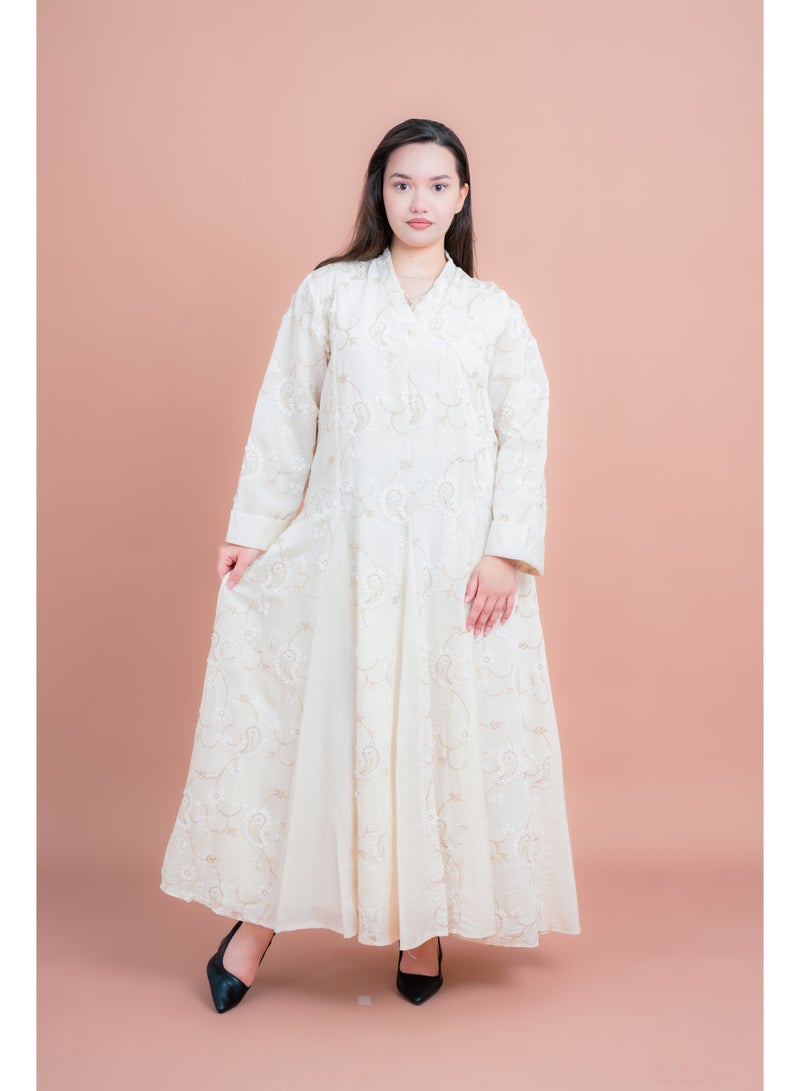 اكسا جلابية مطرزة بنقشة بتلات الزهور - Image 1