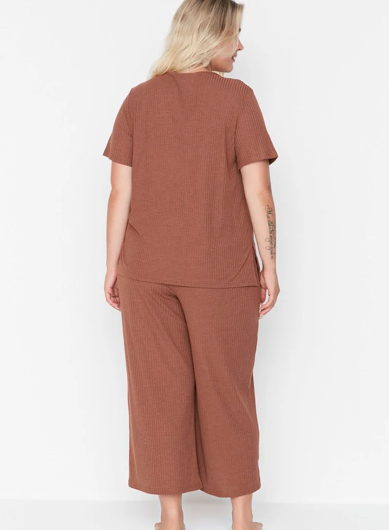 ترينديول كيرف V-Neck Top & Wide Leg Pyjama Set