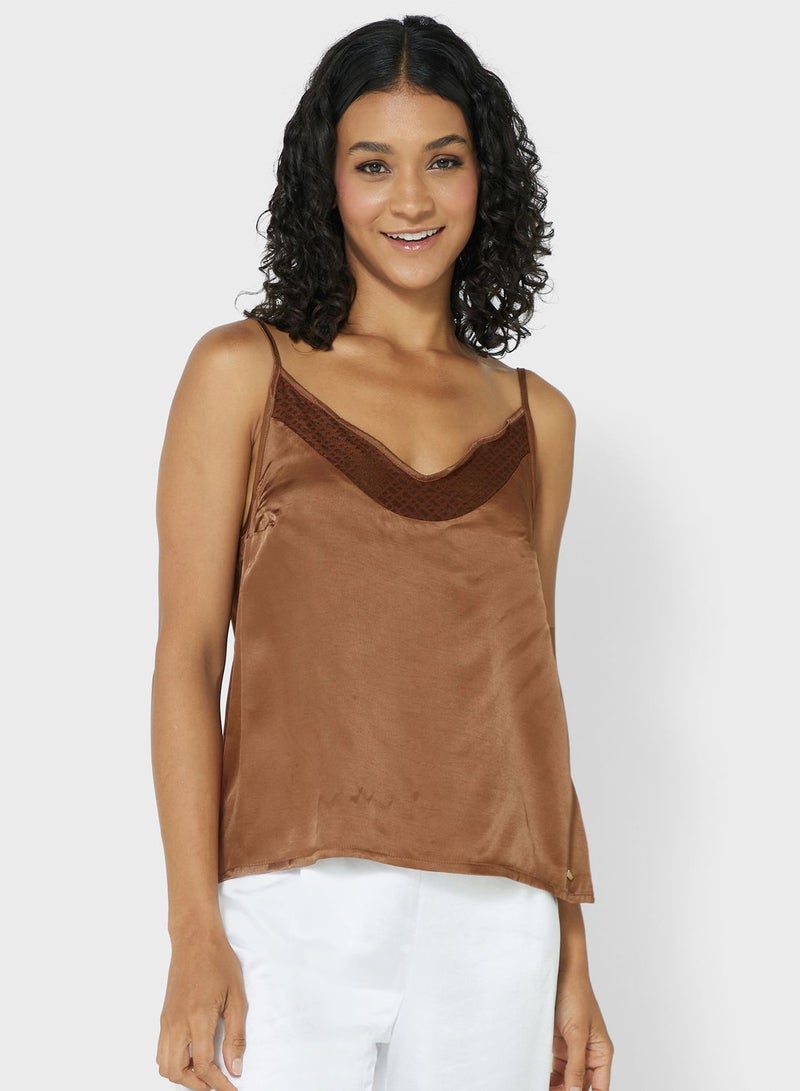 بوس بلوزة بيجاما بحمالات - Image 1