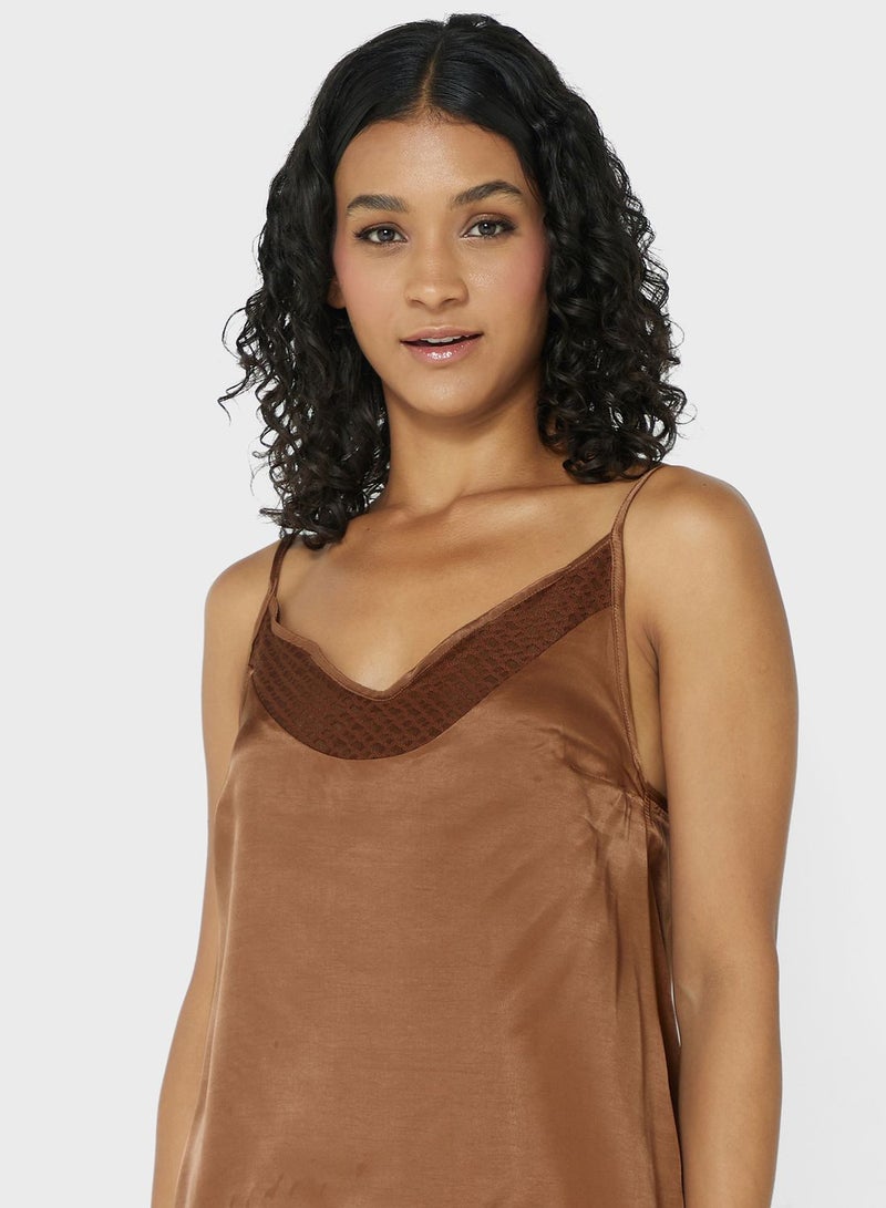 بوس بلوزة بيجاما بحمالات - Image 3