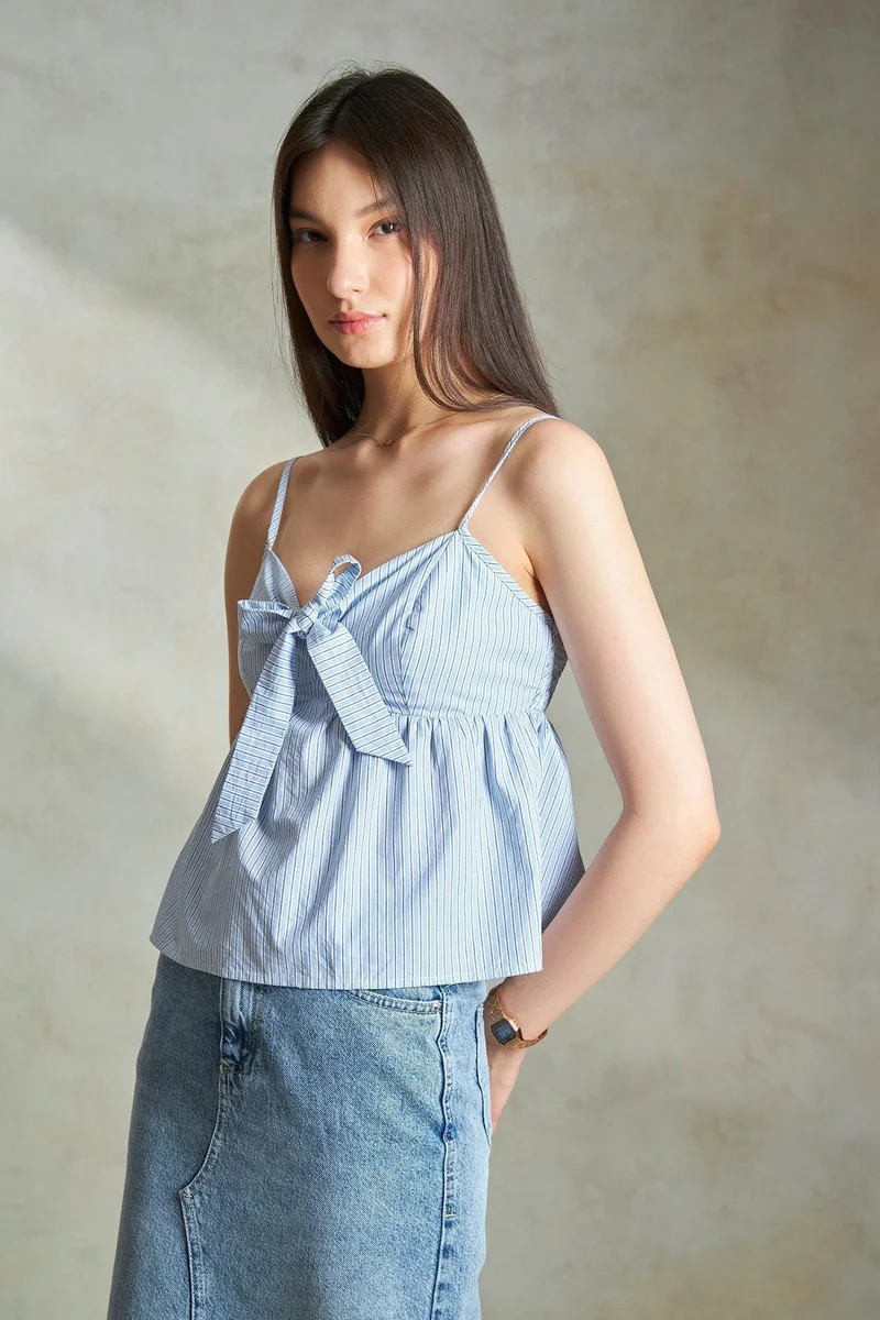 فيرجيو بلوزات قطنية كامي يومية للنساء مع تفاصيل فيونكة