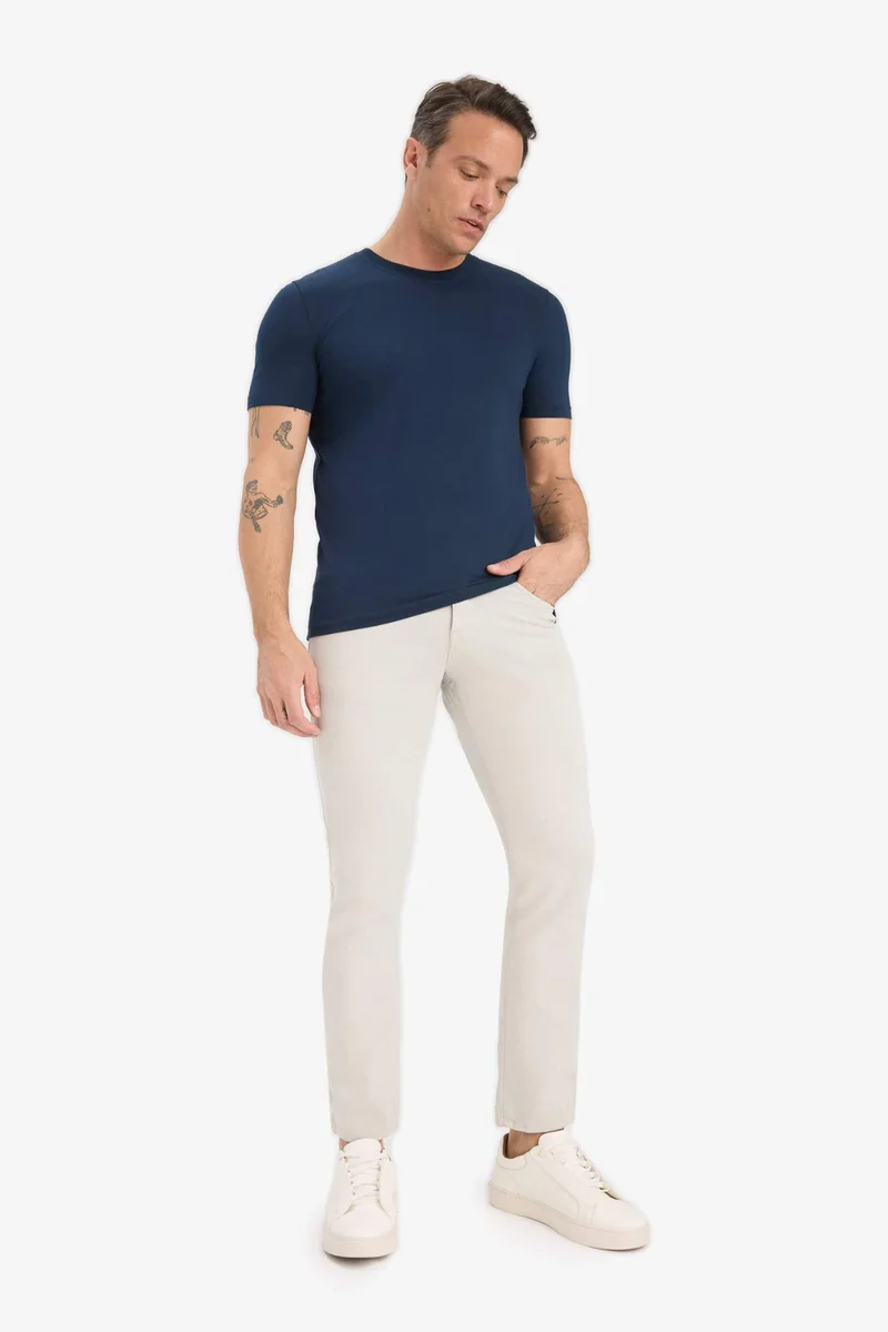 ديفاكتو Slim Fit Crew Neck Short Sleeve T-Shirt