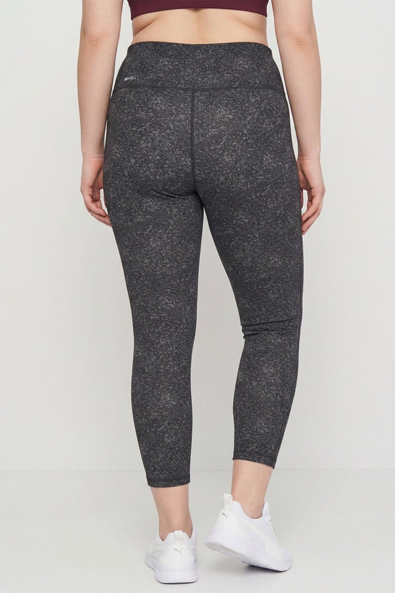 PUMA Women Tight Fit Training Leggings, Dark Grey - Image 2
